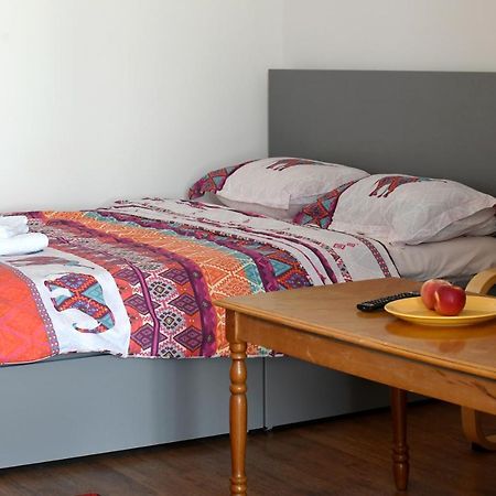 Lovely 1 Bedroom Apartment With Free Street Parking 布加勒斯特 外观 照片